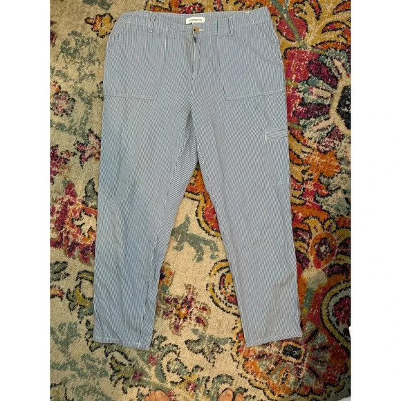 Liz Claiborne Blue & White Striped Straight Leg Casual Pant Size 12 - Picture 2 of 6